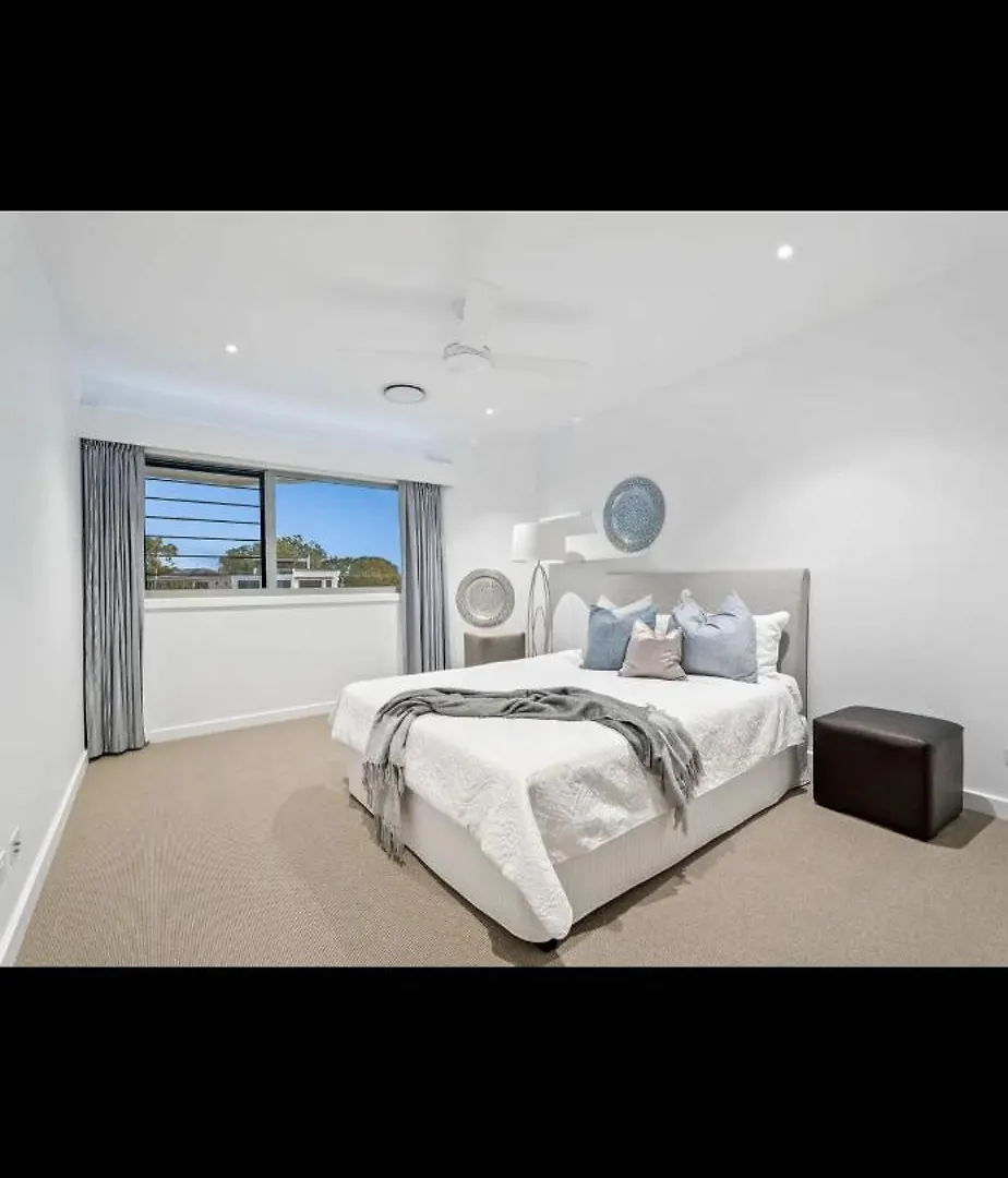 Summerland Luxury House In Broadbeach Waters Guldkusten Semesterbostad