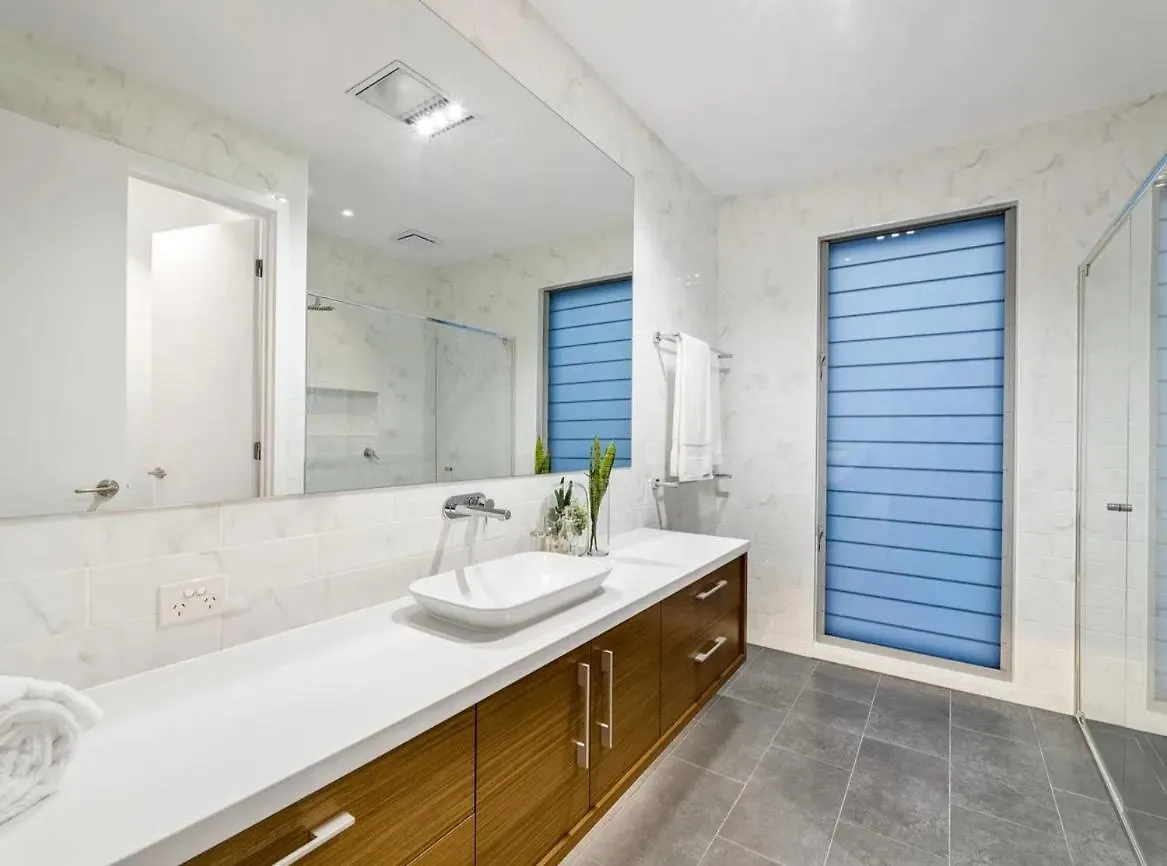 Summerland Luxury House In Broadbeach Waters Guldkusten Semesterbostad