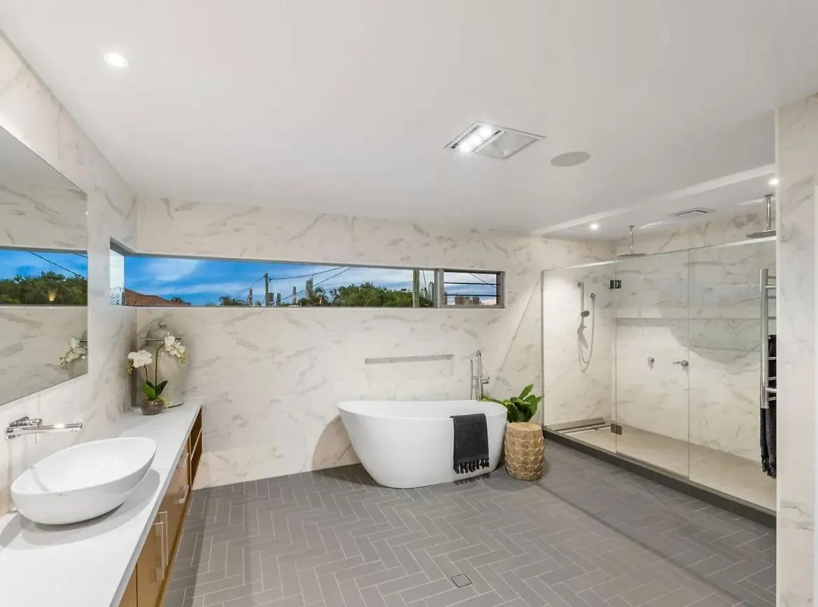 Summerland Luxury House In Broadbeach Waters Gold Coast