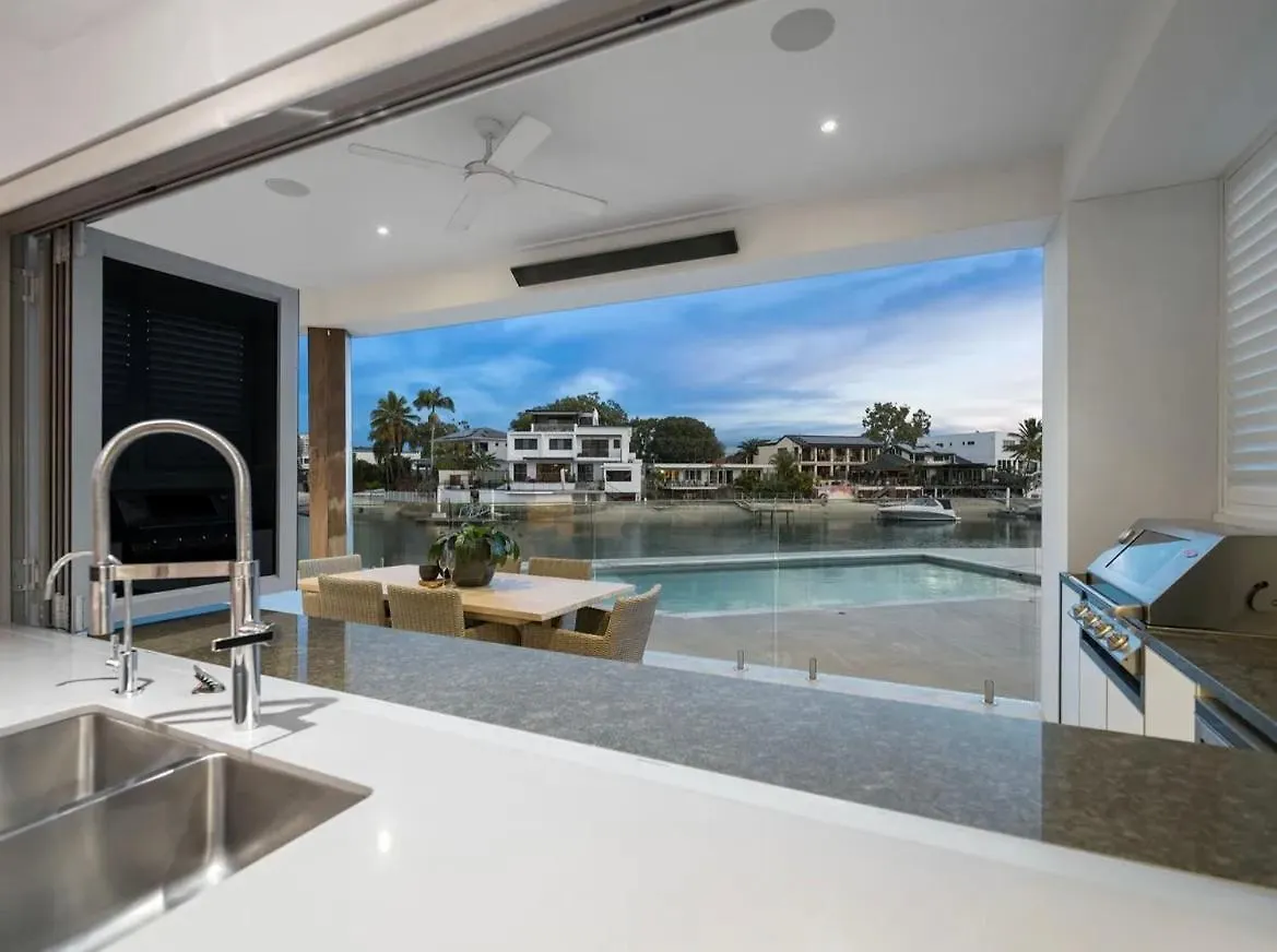 Summerland Luxury House In Broadbeach Waters Gold Coast